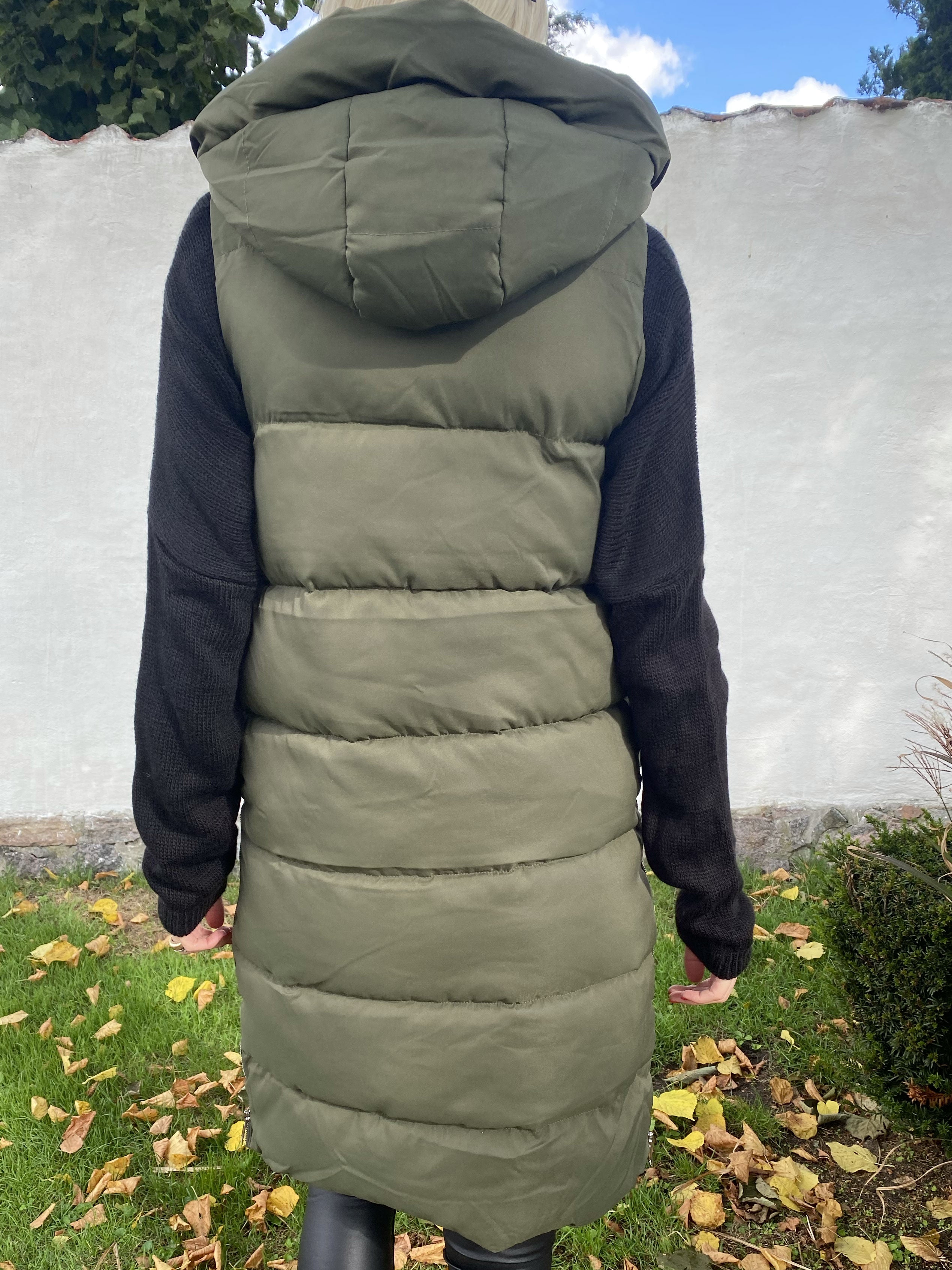 Xenia - Lang dynevest med hætte